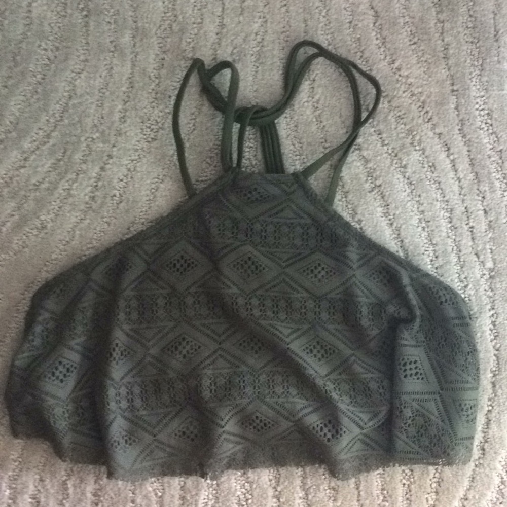 Cute bathingsuit top!!🦋